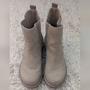 Women's Chelsea Boots